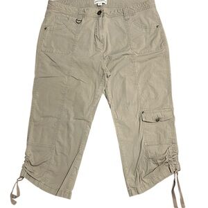 George & Martha Women’s Cargo Capris – Size 14